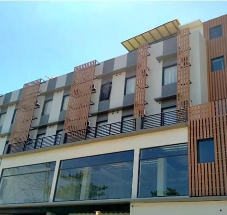 Sultana Ysabella Hotel And Event Las Piñas Exteriör bild