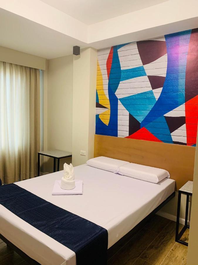 Sultana Ysabella Hotel And Event Las Piñas Exteriör bild
